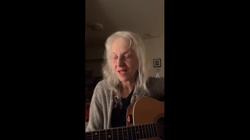 Tiktok блогер algie powers из сша исполнила "катюшу"