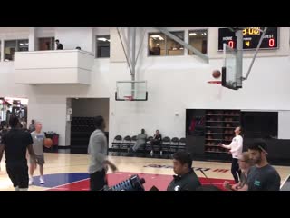 While clippers scrimmage, paul george is doing some spot up shooting