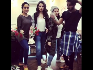 Parineetichopra such a busyyy work day!