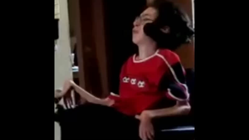 18 летний школьник со сма просит изменить правила сдачи огэ