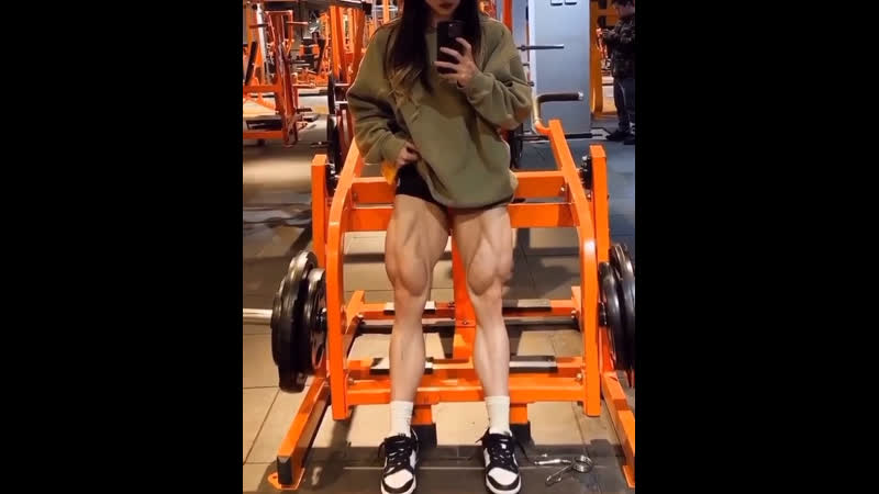 Мощные ляхи у девушки