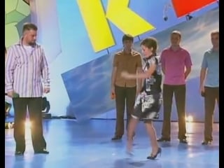 Уже нашумевшее в в к секс видео с молоденькой девушкой которая устраивает стриптиз