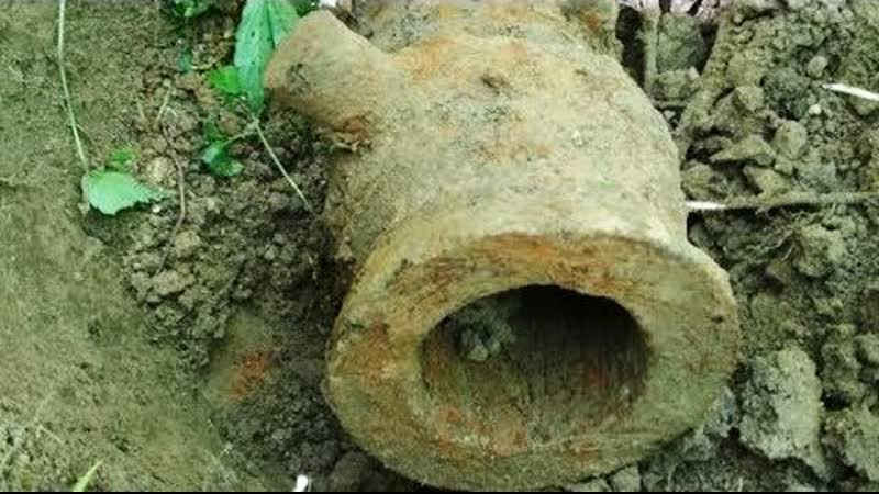 Нашел в лесу, думал труба, но оказалось все намного интересней