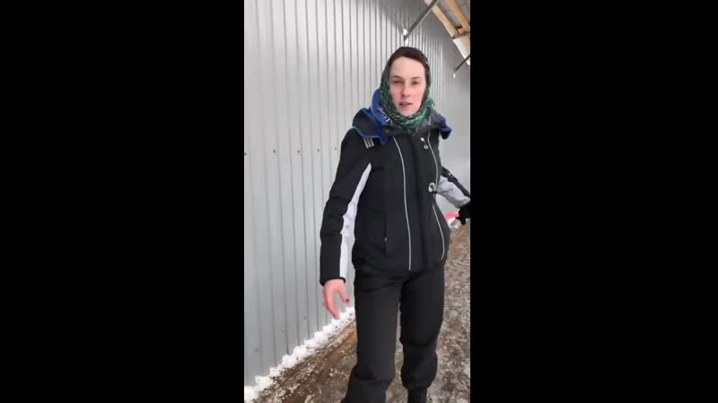 Ябатька срывает наклейки