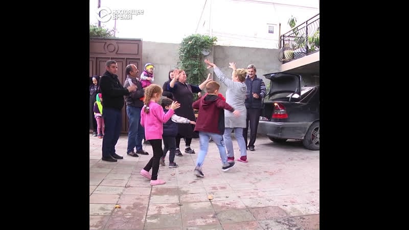 Как армяне и азербайджанцы реагируют на итоги конфликта в карабахе