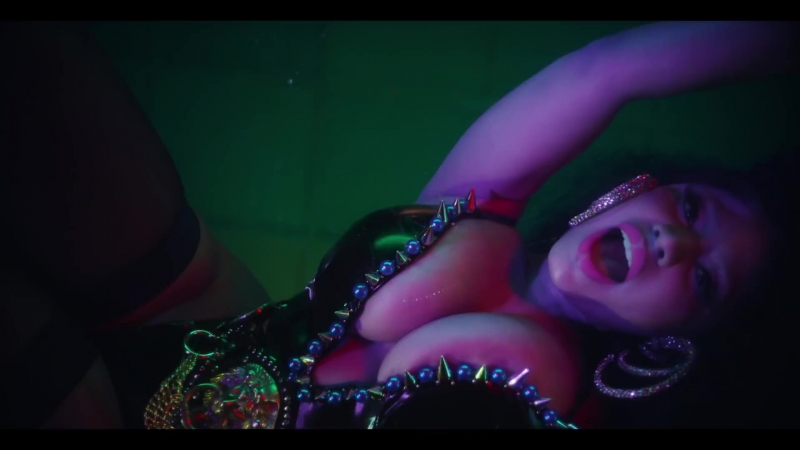 Ники минаж (nicki minaj) в клипе chun li (май 2018) 1080p голая? грудь, декольте, попка