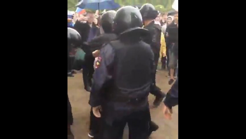 Вот как выбили омоновцу зуб в петербурге парню грозит тюрьма
