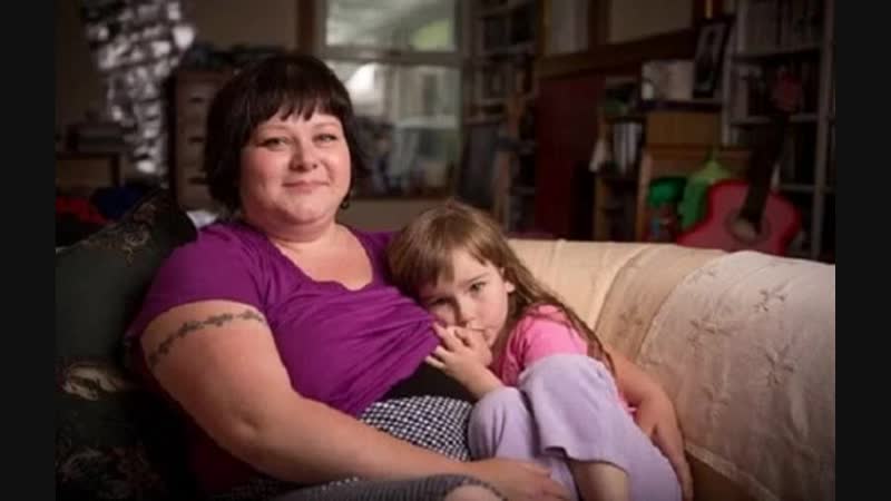 Британка планирует кормить дочь грудью до 18 лет