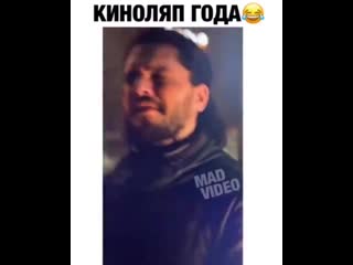 В новой серии дейенерис забыла убрать со стола свой кофе со старбакса 😆