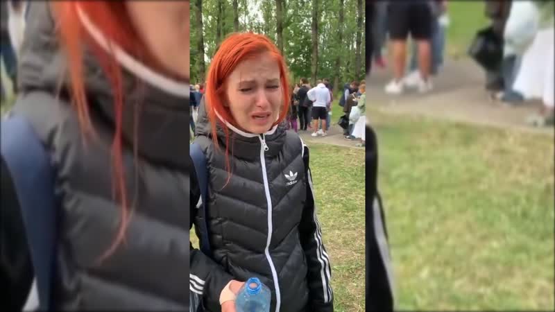 Узники выходят из сизо на улице окрестина журналисты толпой снимают вышедших на свободу