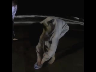 She literally?????? gave cpr to a????? wet slipper????????????