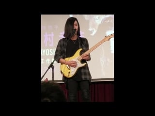 Takayoshi ohmura 大村孝佳 showing his guitar sweeping lick