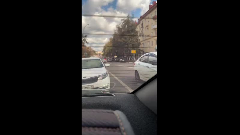 Обнажённая девушка вышла на улицу в раменском