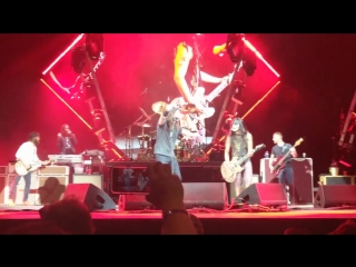 Kiss guy (yayo sanchez) plays monkeywrench w foo fighters austin tx 4 18 18