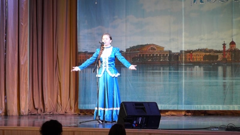 Певица которая поет матушка земля. Куртукова певица. Певица которая поет матушка земля. Маэстро семенова песни. Певица которая поет матушка земля.