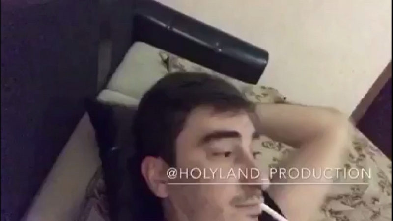 Подай сигаретку по братски!)