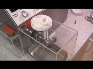 Granulation, extrusion, spheronization, all in a single machine on the bench top (1)