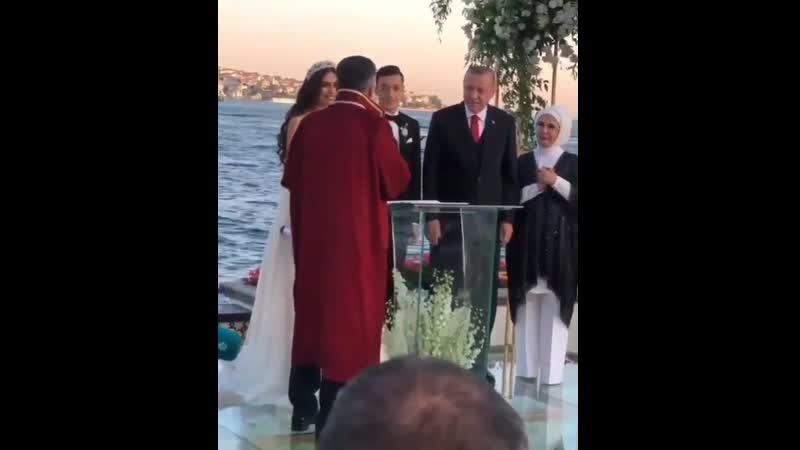 President erdogan and his wife witnesses in mesut özil wedding