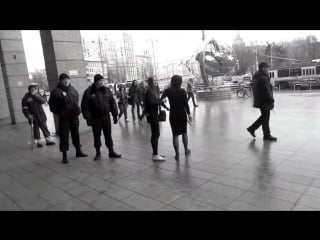 Лев против девушки 21 века
