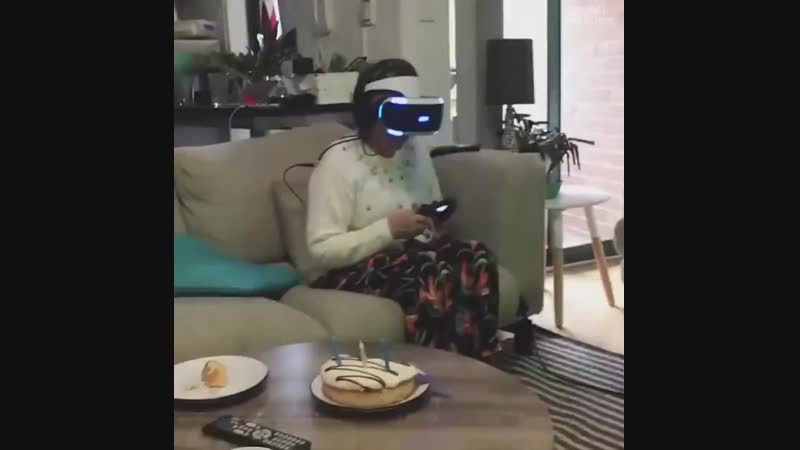 Получает виртуальную пенсию