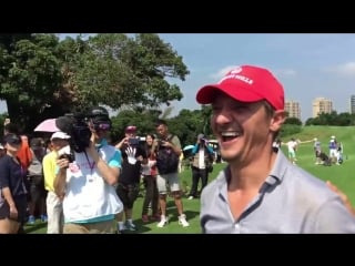 Jeremy renner tried on some tennis on the blackstone golfcourse at mission hills in haikou, 22 10 16 #wcpa2016