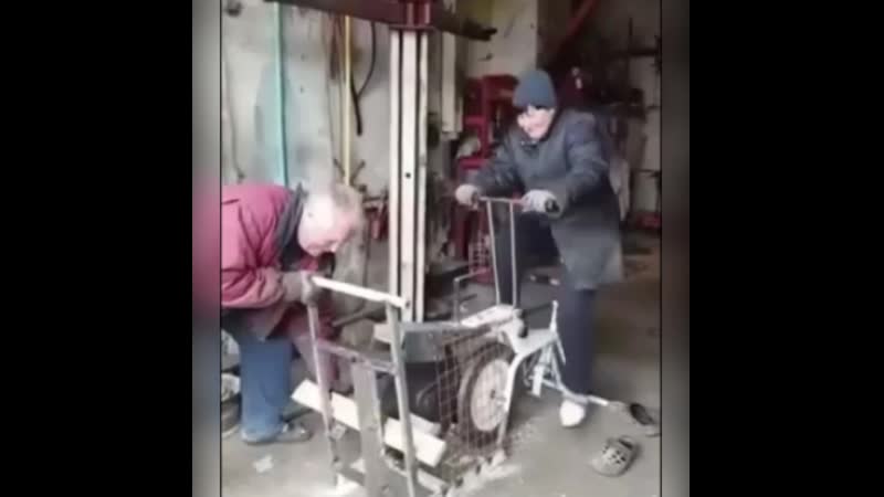 Сделал для жены велотренажер