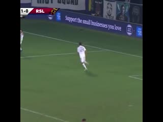 Павон уничтожает