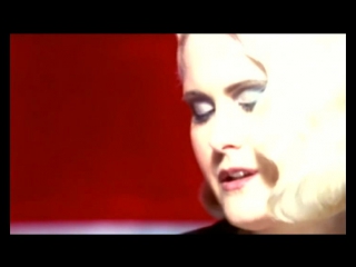 Alison moyet(yazoo) getting into something