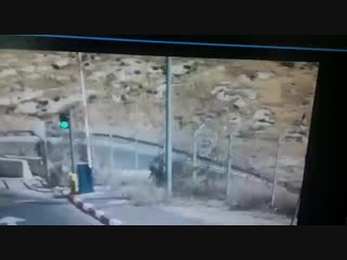 Porn attacks idf soldiers with knife at checkpoint and gets shot down 2018