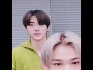 Sunghoon has blonde streaks in his black/brown hair 😭🤛🏻