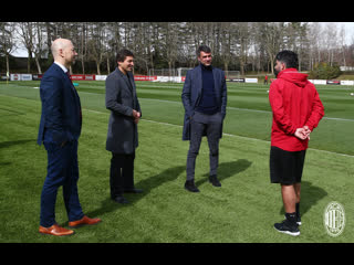 Rossoneris derby preparations went on at milanello today, in the presence of ivan gazidis,