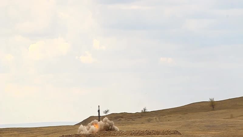 Комплекс «искандер м» боевым пуском ракеты поразил цель условного противника на учениях «центр 2019»