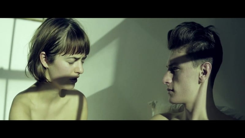 Ольга зуева, мелисса сент аманд мусорный бак слева / olya zueva, melissa saint amand trash can on the left ( 2015 )