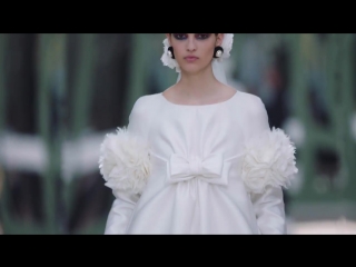 1499426228172 29099 making of the fall winter 2017 18 haute couture chanel collection lgqba3t yag