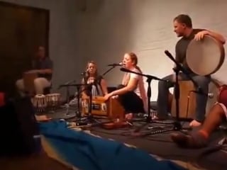 Úžasný kirtán jahnavi devi dasi amazing kirtan