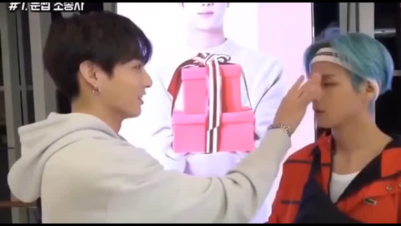 Разглаживаю морщины мужу