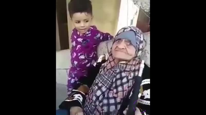 Бабка курнула и зачитала многодумала