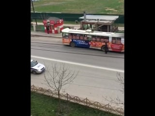 Э, троллейбус, проезжай (vhs video)