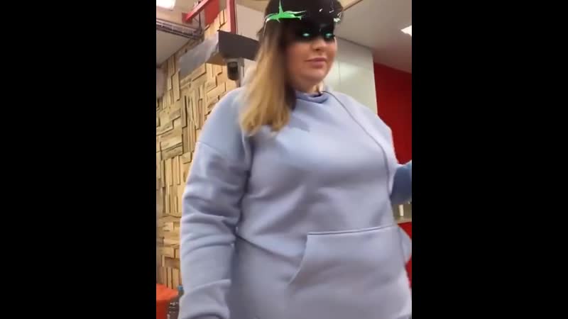 Йося показал шунину попку