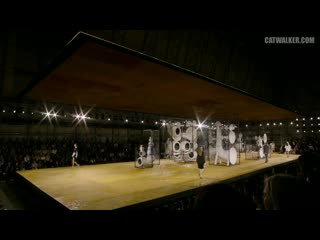 Burberry spring summer 2020 catwalk show london fashion week ss20