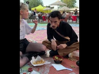 Subpost 4 swipe right sparkles to see some random pics videos i took in la uwu 🤭 i ha ( 936 x 750 ) mp4