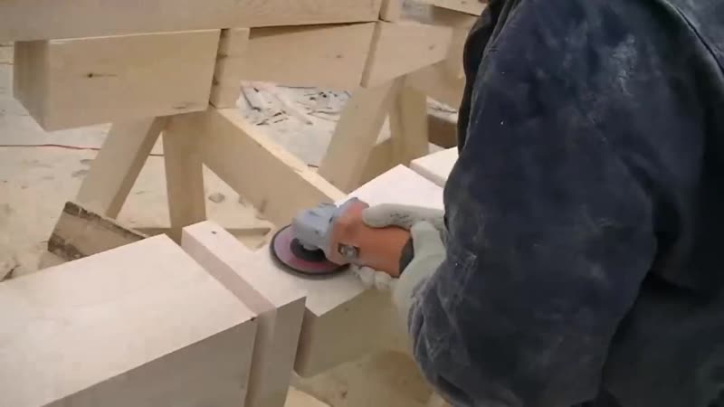 Работа по дереву резной столб опытный плотник строительство из дерева carpen