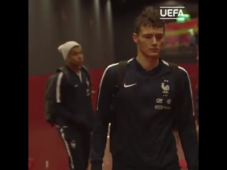 Equipe de france fait son arrivée au stade de tirana