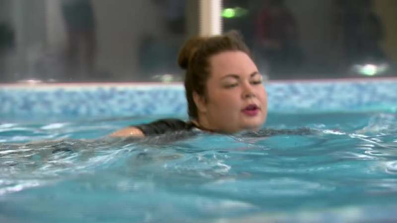 «взвешенные и счастливые люди» тренироа в бассейне vs в спортзале