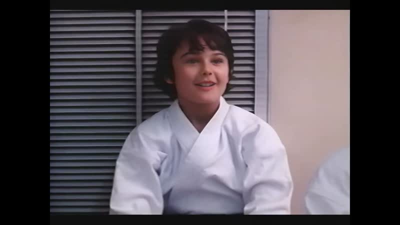 Меня все еще путают с брюсом / they still call me bruce (1987 сша) комедия молодые в кино