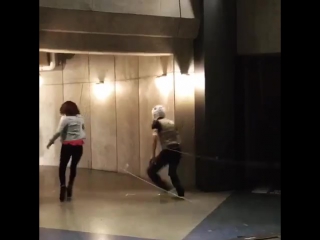 Onset 2x20 stunts wally and jesse