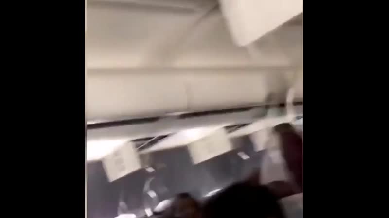 Адски страшно пассажирка рассказала о чп на борту вернувшегося в москву самолета