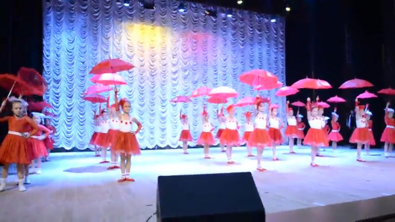 Арабеск, хореографічна композиція парасольки