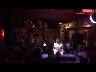 The sun three hups multicolor bus