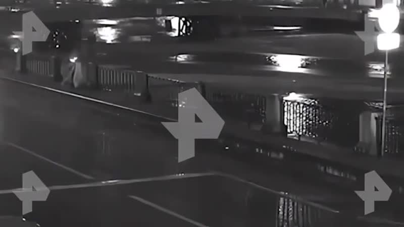 В петербурге утонул пытавшийся спасти женщину из фонтанки мужчина